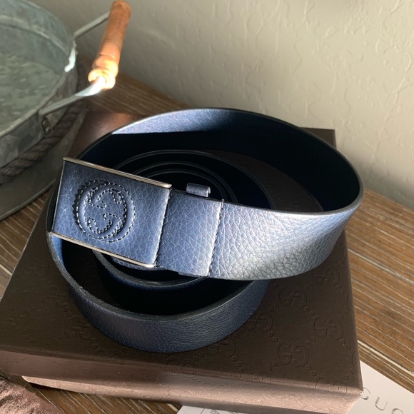 Gucci Other - Gucci men’s Navy leather logo belt 42 105